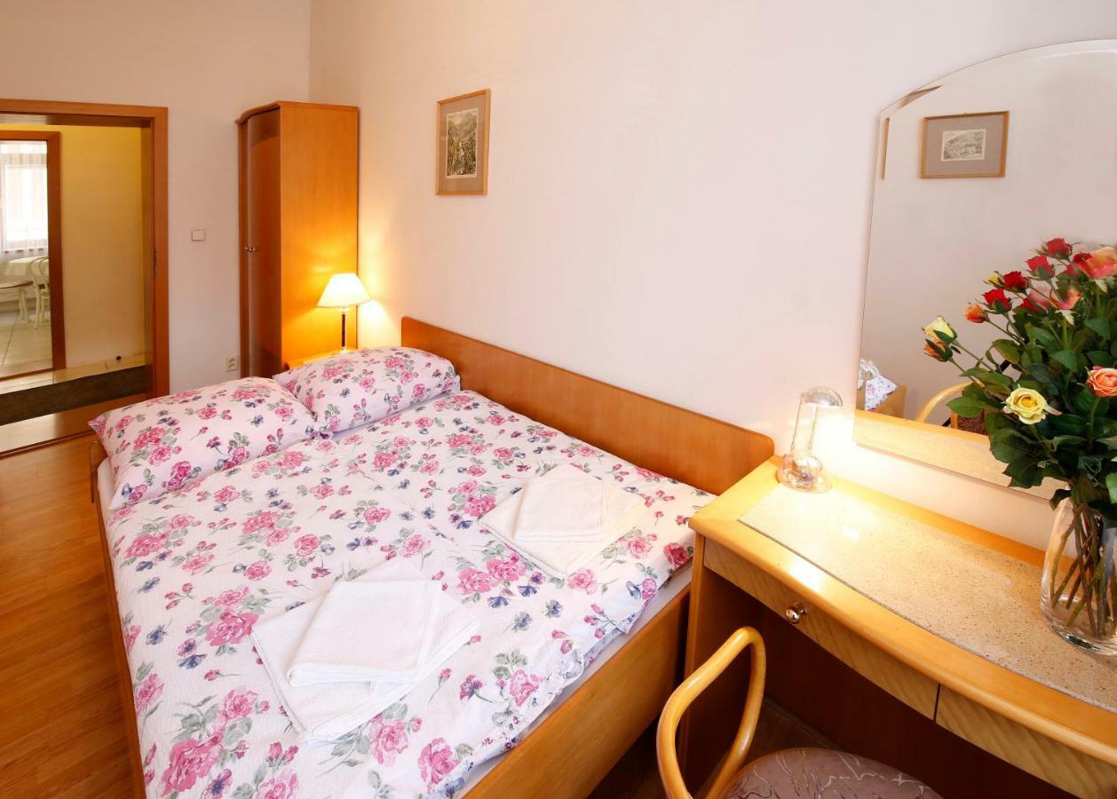 Apartman Moravska Κάρλοβι Βάρι Εξωτερικό φωτογραφία